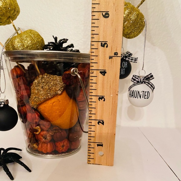 Halloween table decor with ornaments and pumpkin spice scented putka pods - Picture 2 of 16